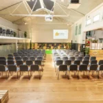 Salas muy grandes 2 Salas muy grandes