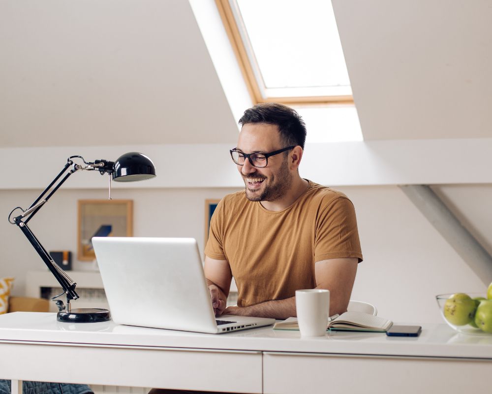 Estrategias efectivas para promover el bienestar laboral en el trabajo remoto