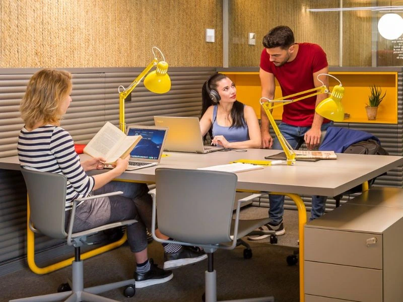 Cinco beneficios de reunirte con tu equipo cuando trabajáis en remoto o híbrido 1 despachos por dias