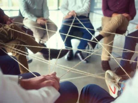 Desayuno: Cómo Influencia y Poder moldean el Liderazgo y las Relaciones